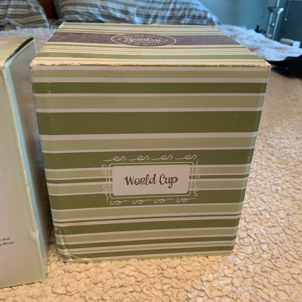 Scentsy soccer full size warmer